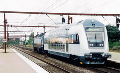 DSB ME 1525 + ABs dobbeltdækkerstyrevogn. Tirsdag 23. juli 2002, Odense